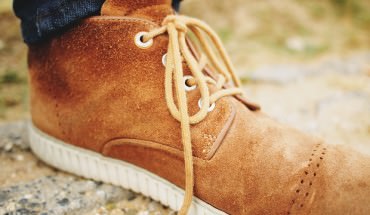 Brązowe buty zamszowe